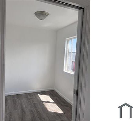 1st image of 690 Villa St