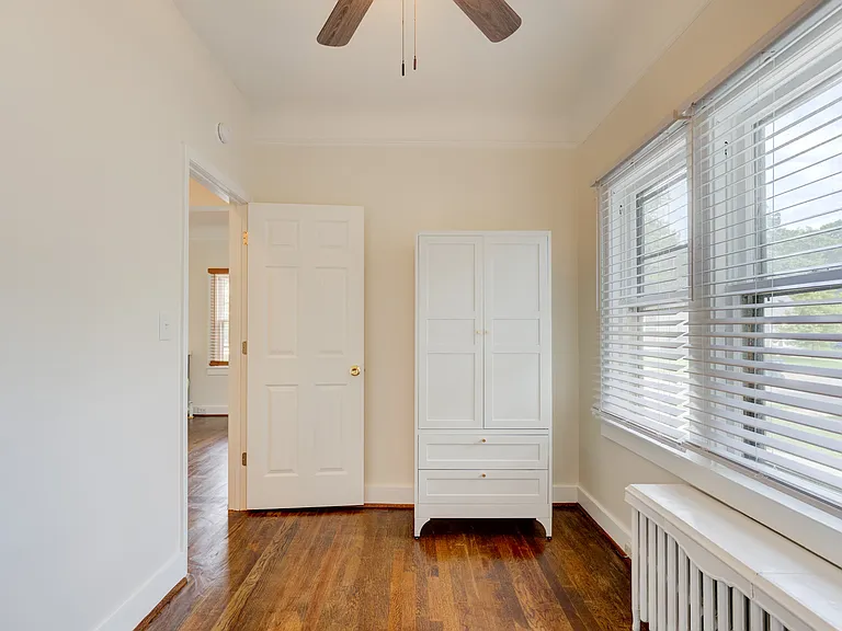835 Allen St — Photo 24