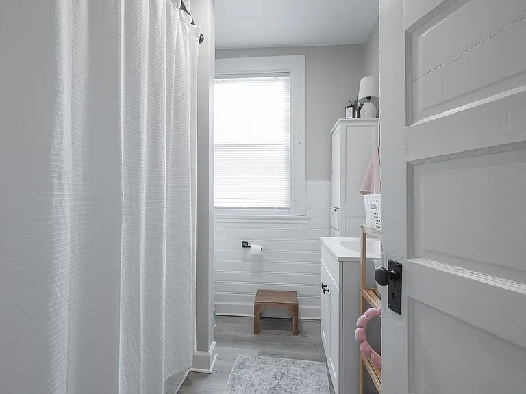 402 S Stafford Ave — Photo 20