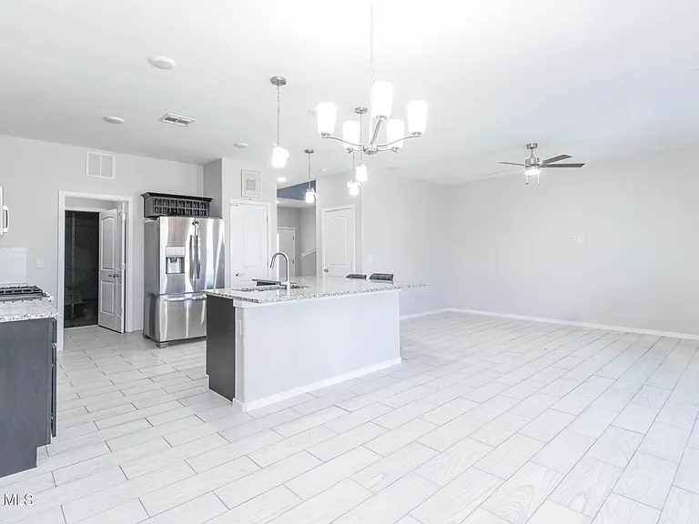 13909 Summer View Ave — Photo 12