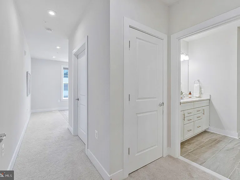 2320 Field Point Rd #4-304 — Photo 17