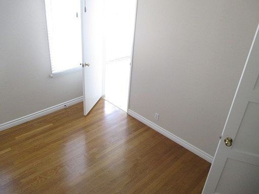 4th image of 268 1/2 La Verne Ave