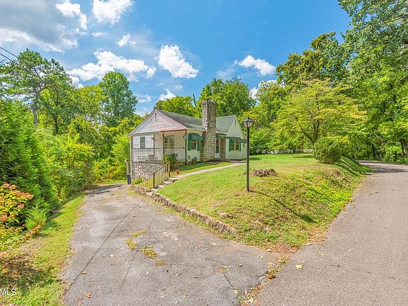 5th image of 104 Royal Heights Dr