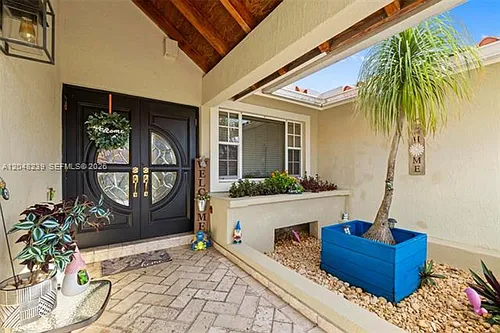 14012 SW 38th Ter Photo 1