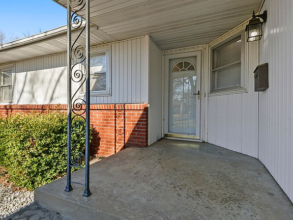 4th image of 1541 E Crestview Street