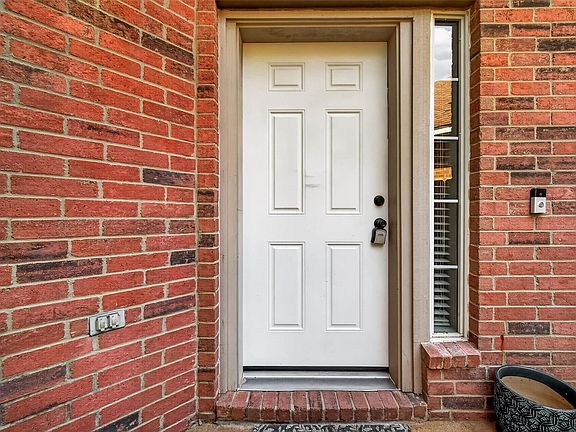 2nd image of 26339 Richwood Oaks Dr