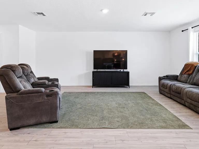 5443 Calton Bnd — Photo 4