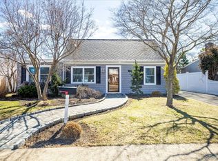 72 Cleveland Avenue, Massapequa, NY 11758