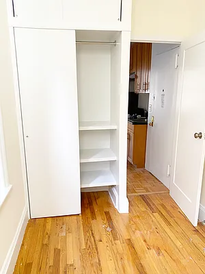 Rented by Waverly Realty Associates | media 20