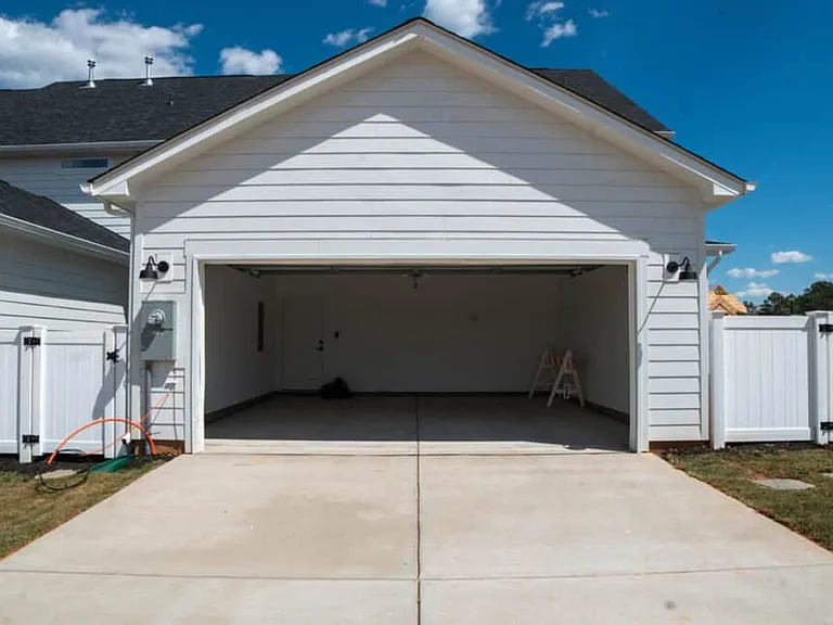 650 Melville Dr — Photo 38