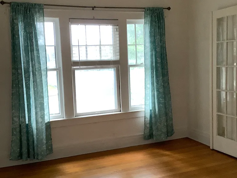 213-15 Kenwood Ave #2 — Photo 2