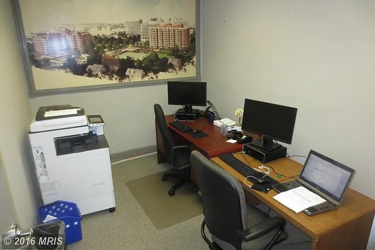 7500 Woodmont Ave #8 — Photo 24