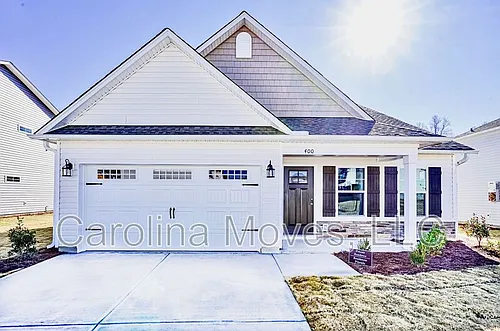 400 Chinchilla Dr Photo 1