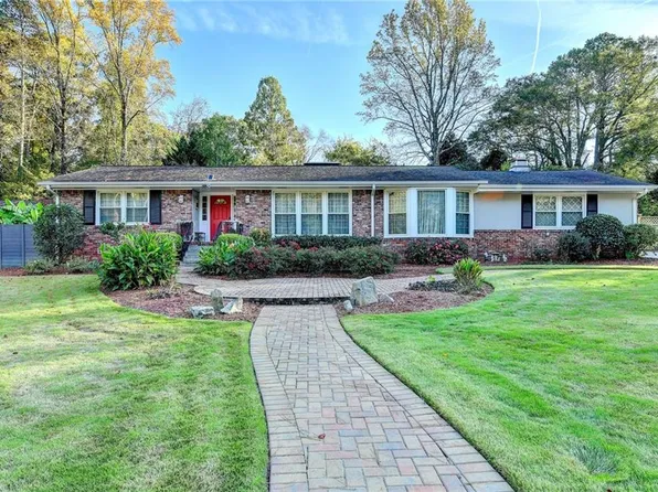 3255 Embry Hills Dr, Atlanta, GA 30341