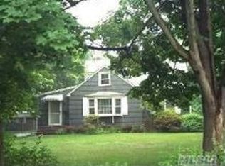 24 Meier Pl, Bay Shore, NY 11706