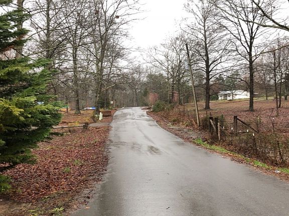 4th image of 155 Smith Dr
