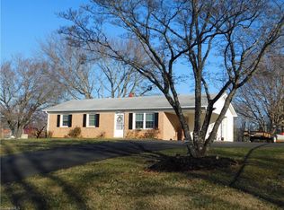 1844 Maple Grove Church Rd, Mount Airy, NC 27030