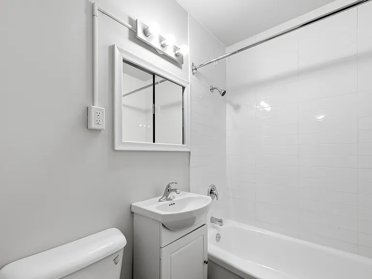 418 Whitney Ave — Photo 10