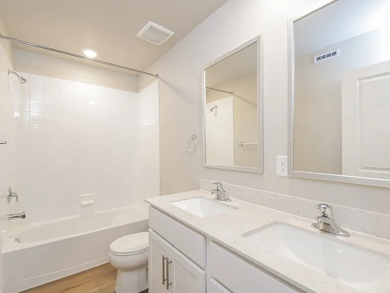 2120 Christina St — Photo 18