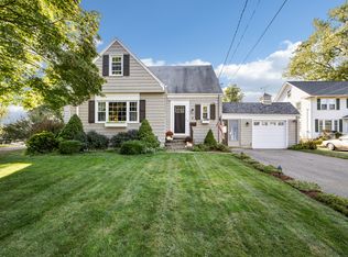 8 Elm Rd, Cromwell, CT 06416