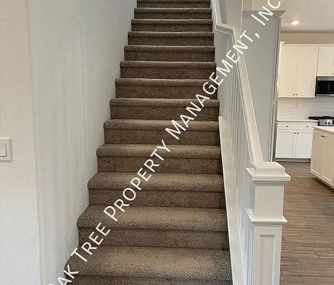 1940 N Preuss Ave — Photo 6