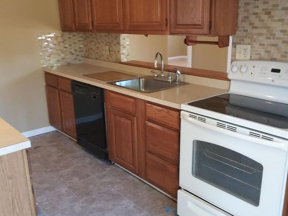 1st image of 390 Allen Dr