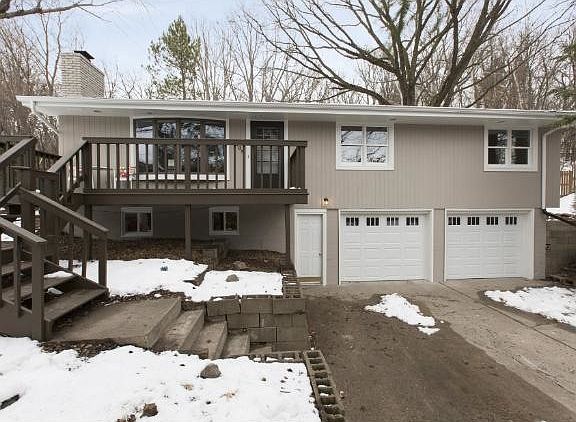 2-car garage with additional side parking