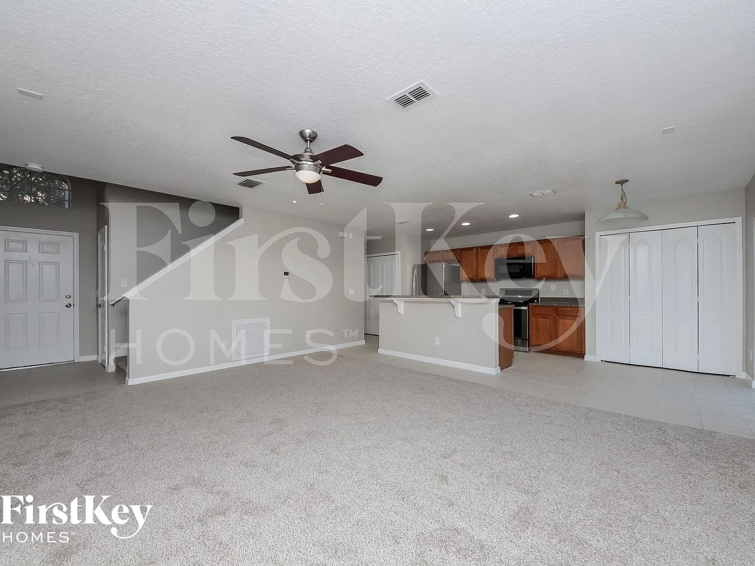 4 bed, 2.5 bath, 1606 sqft, $2,430 — Photo 3