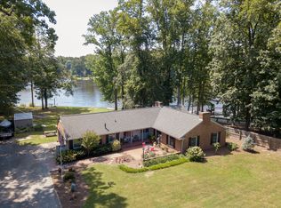 2129 Lynwood Dr, Greensboro, NC 27406