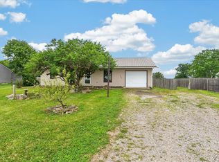 7725 White Oak Rd NE, Bloomingburg, OH 43106