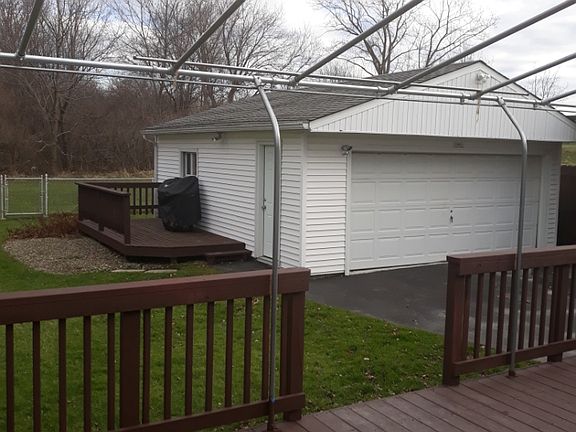 4th image of 3785 Lynn Dr