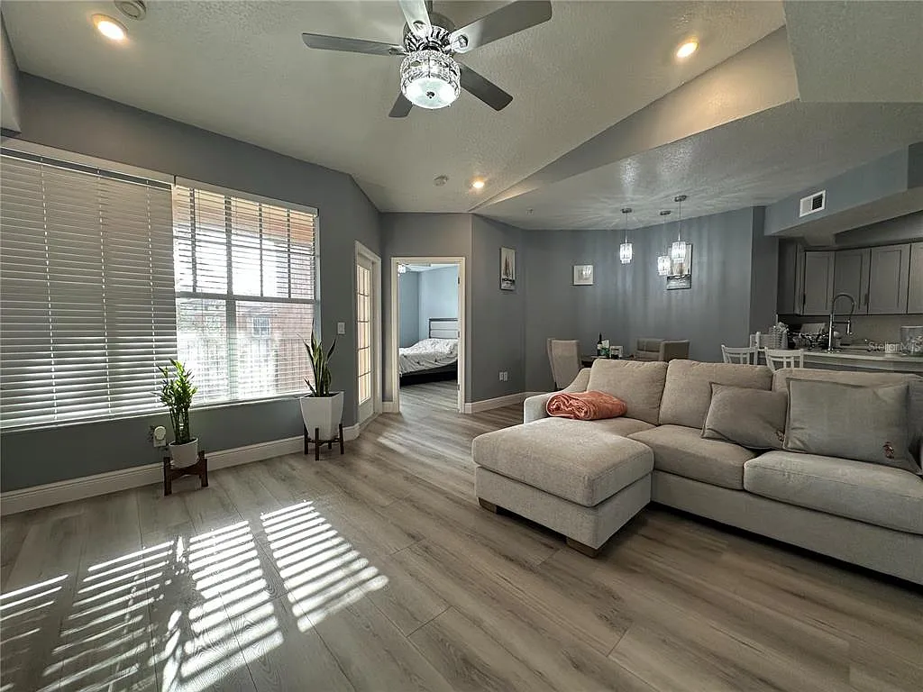 Building Photo - 5554 Metrowest Blvd #4-312