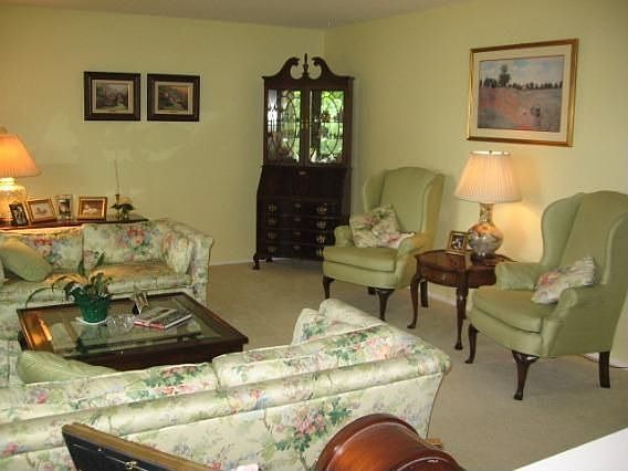 4th image of 19305 Cromwell Ct E