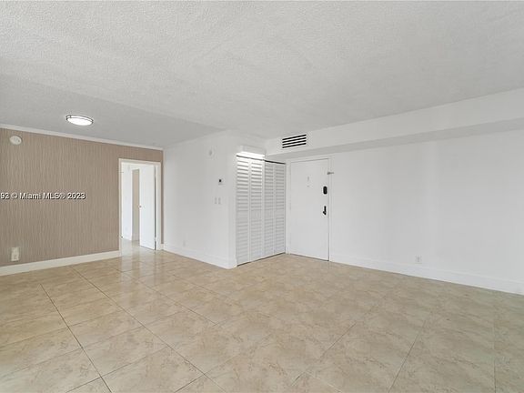 4th image of 17021 N Bay Rd APT 819
