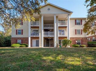 3129 Edwards Pl APT 101, Maryland Heights, MO