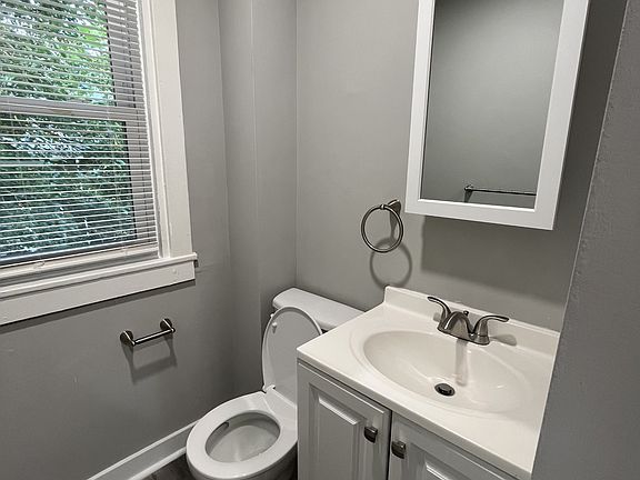 4th image of 1211 Johnson St