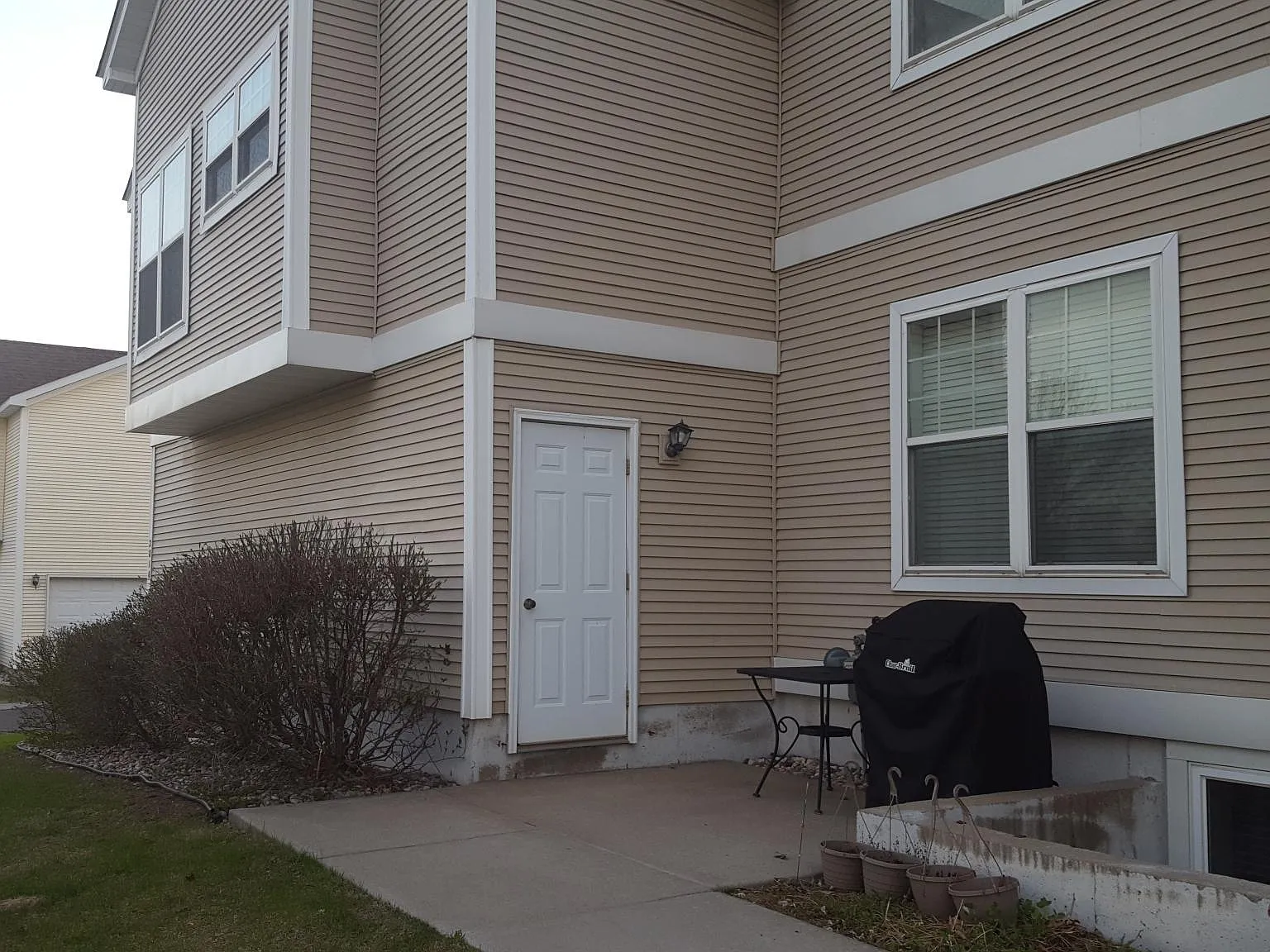 3 bed, 1770 sqft, $2,200 — Photo 3