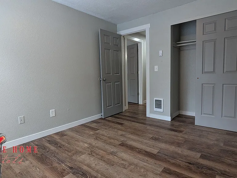 2400 20th Ave NW — Photo 21