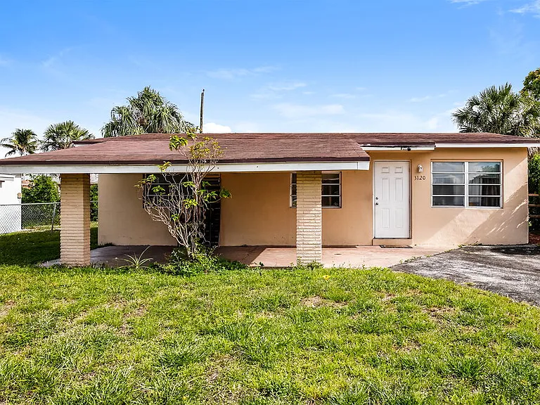 3120 NW 5th Ct — Photo 1