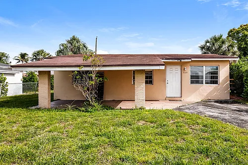 3120 NW 5th Ct Photo 1