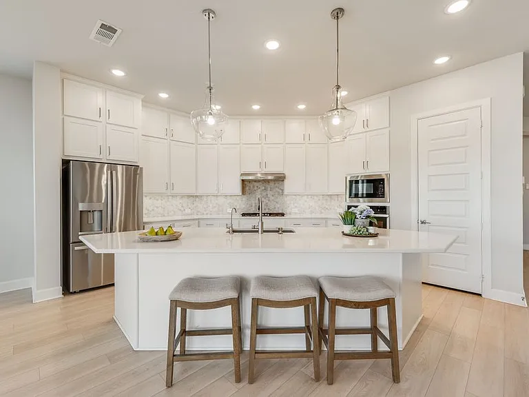 2201 Peters Colony Dr — Photo 31