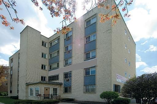 1st image of 4976 N Milwaukee Ave APT 102