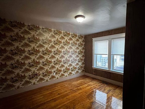 4th image of 1211 Main St