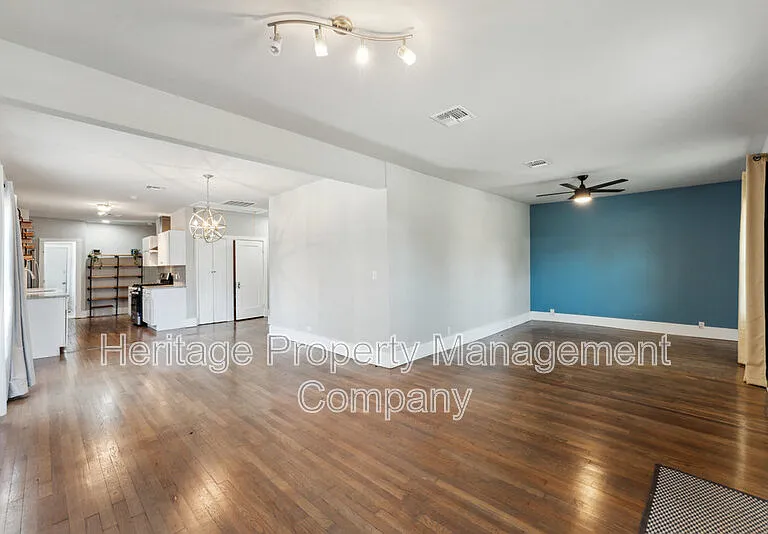 1031 Schley Ave — Photo 21