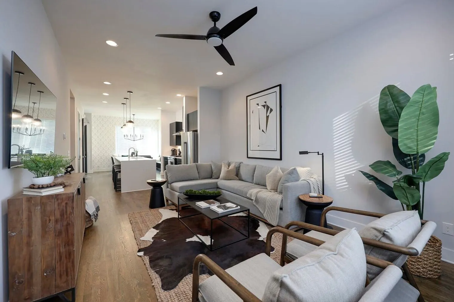 4 bed, 4.0 bath, 2088 sqft, $4,315 — Photo 3