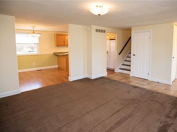 4th image of 105 Woodridge Dr