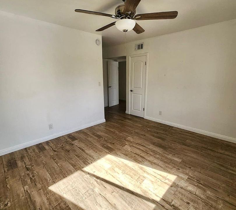 1st image of 18307 Burbank Blvd