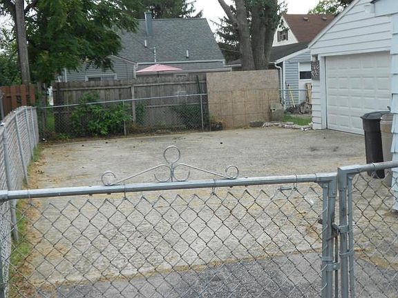 4th image of 4031 Ural Ave