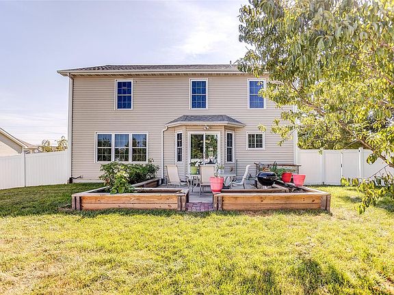 5th image of 702 Moorland Cir