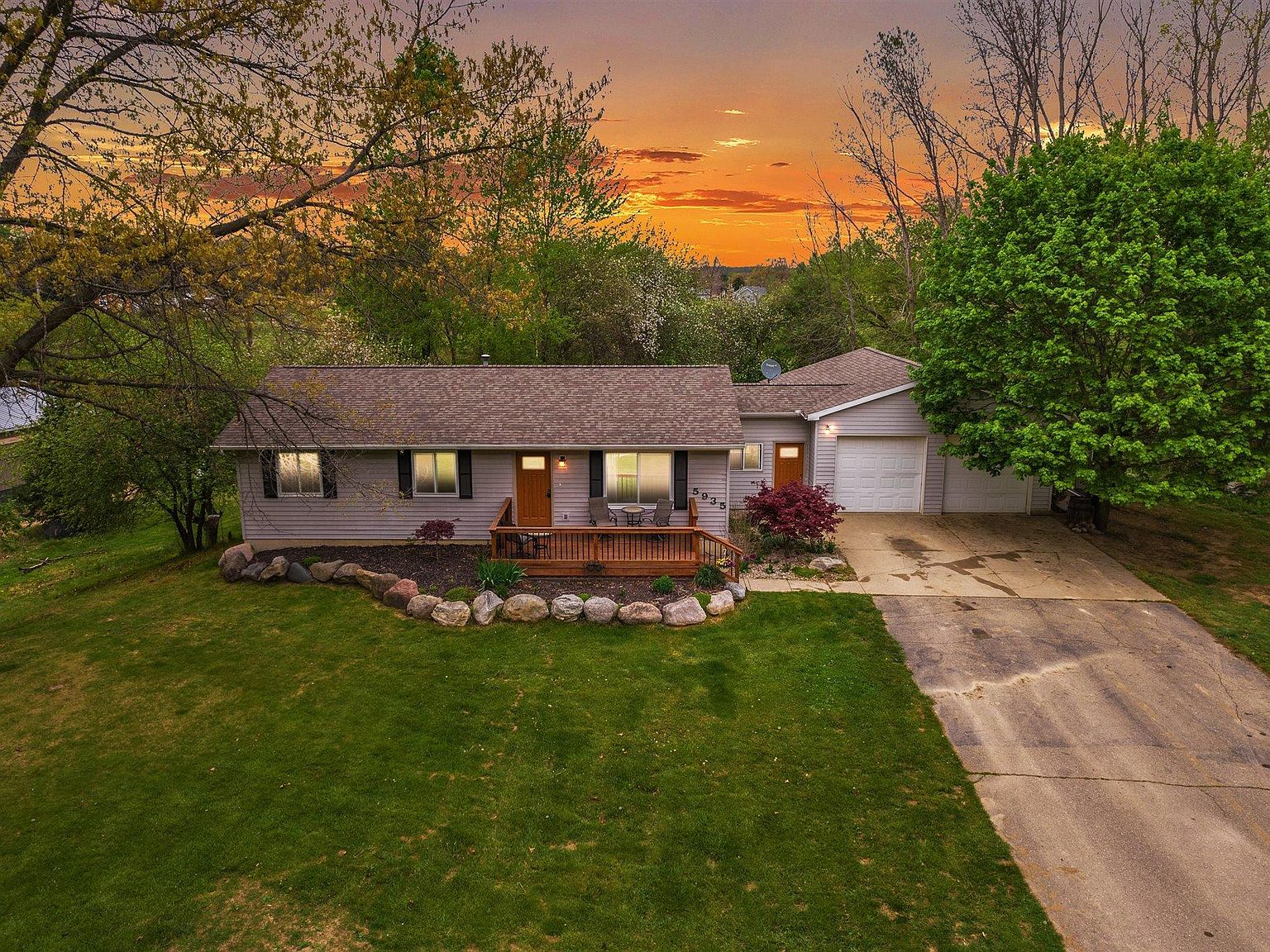 5935 E Centerline Rd, Saint Johns, MI 48879 Zillow